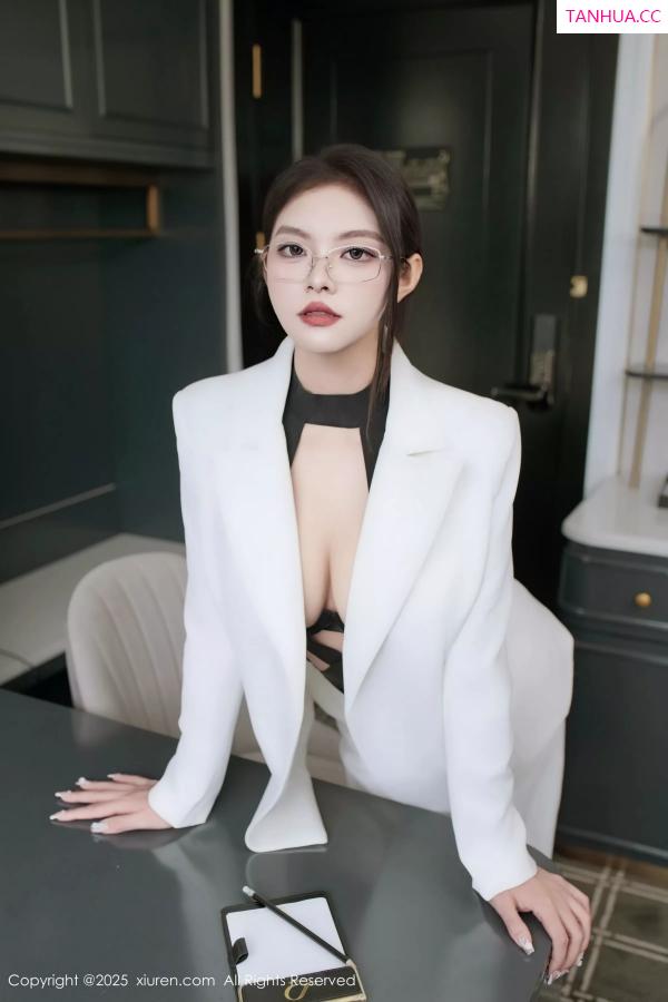   [XiuRen]高清写真图 2025.06.26 No.10464 冬安 白色西服第11张图片